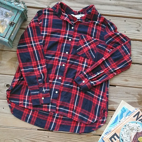 Old Navy Tops - 🐝NWOT Old Navy Red and Navy Long Sleeve Flannel